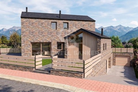 Сasa de 4 dormitorios en venta en Girona, Gerona, Cataluña, Spain № 7756 - foto 6