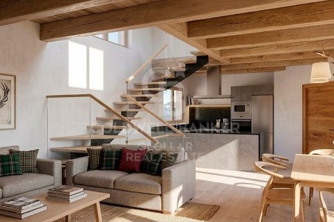 Сasa de 4 dormitorios en venta en Girona, Gerona, Cataluña, Spain № 7756 - foto 8