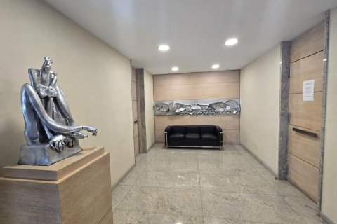 Apartamento de 3 dormitorios en venta en Principado De Andorra (Ninguna Poblacion Tiene C.P.), Lérida, Cataluña, Spain № 7755 - foto 5