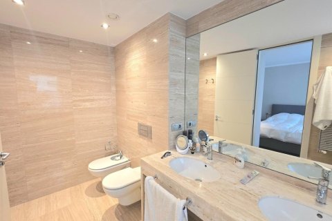 Apartamento de 3 dormitorios en venta en Principado De Andorra (Ninguna Poblacion Tiene C.P.), Lérida, Cataluña, Spain № 7755 - foto 16