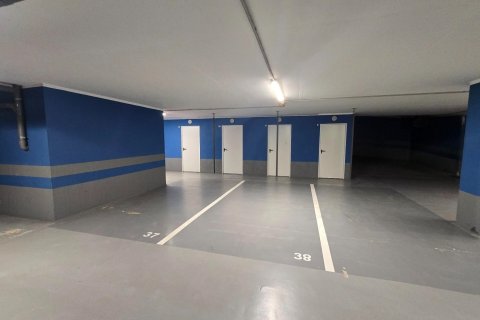 Apartamento de 3 dormitorios en venta en Principado De Andorra (Ninguna Poblacion Tiene C.P.), Lérida, Cataluña, Spain № 7755 - foto 4
