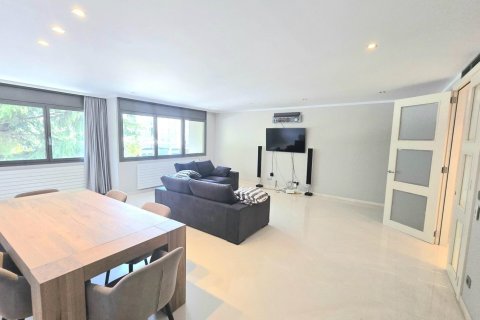 Apartamento de 3 dormitorios en venta en Principado De Andorra (Ninguna Poblacion Tiene C.P.), Lérida, Cataluña, Spain № 7755 - foto 28