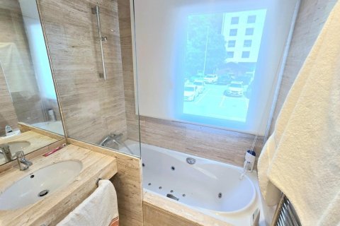Apartamento de 3 dormitorios en venta en Principado De Andorra (Ninguna Poblacion Tiene C.P.), Lérida, Cataluña, Spain № 7755 - foto 18