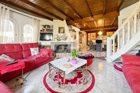 Villa de 7 dormitorios en venta en Empuriabrava, Gerona, Cataluña, Spain № 7759 - foto 19