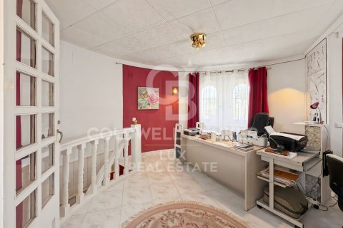 Villa de 7 dormitorios en venta en Empuriabrava, Gerona, Cataluña, Spain № 7759 - foto 6