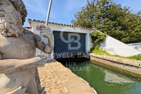 Villa de 7 dormitorios en venta en Empuriabrava, Gerona, Cataluña, Spain № 7759 - foto 29