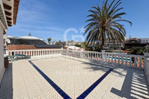 Villa de 7 dormitorios en venta en Empuriabrava, Gerona, Cataluña, Spain № 7759 - foto 14
