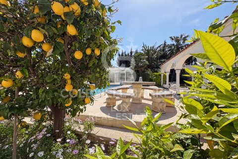 Villa de 7 dormitorios en venta en Empuriabrava, Gerona, Cataluña, Spain № 7759 - foto 24