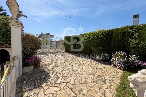 Villa de 7 dormitorios en venta en Empuriabrava, Gerona, Cataluña, Spain № 7759 - foto 2