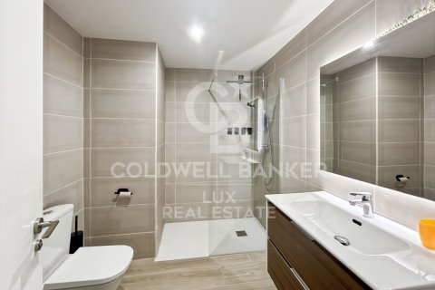 Dúplex de 3 dormitorios en venta en Girona, Gerona, Cataluña, Spain № 7757 - foto 19