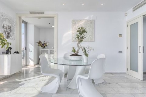Apartamento de 3 dormitorios en venta en Diagonal Mar, Barcelona, Cataluña, Spain № 1165 - foto 23