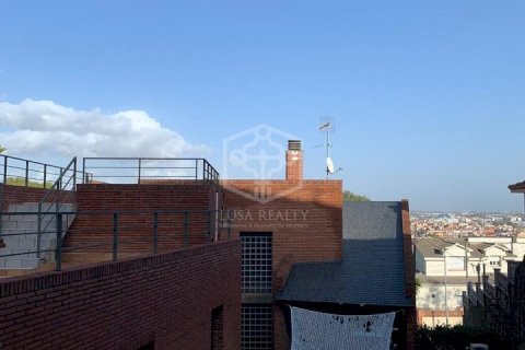 Villa de 5 dormitorios en venta en Castelldefels, Barcelona, Cataluña, Spain № 1025 - foto 16