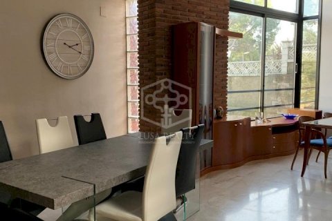 Villa de 5 dormitorios en venta en Castelldefels, Barcelona, Cataluña, Spain № 1025 - foto 6