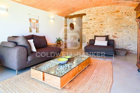 Сasa de 12 dormitorios en venta en Girona, Gerona, Cataluña, Spain № 5918 - foto 20