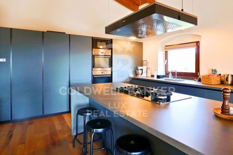 Сasa de 12 dormitorios en venta en Girona, Gerona, Cataluña, Spain № 5918 - foto 8