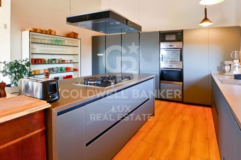 Сasa de 12 dormitorios en venta en Girona, Gerona, Cataluña, Spain № 5918 - foto 6