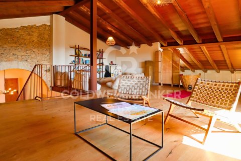 Сasa de 12 dormitorios en venta en Girona, Gerona, Cataluña, Spain № 5918 - foto 13