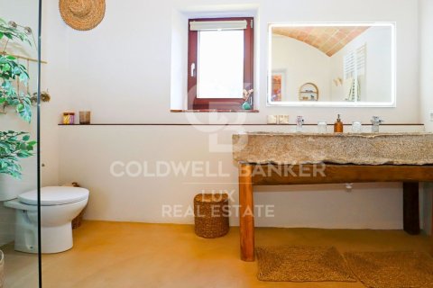 Сasa de 12 dormitorios en venta en Girona, Gerona, Cataluña, Spain № 5918 - foto 17
