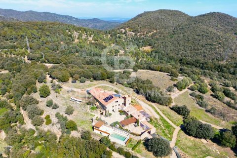 Сasa de 12 dormitorios en venta en Girona, Gerona, Cataluña, Spain № 5918 - foto 2
