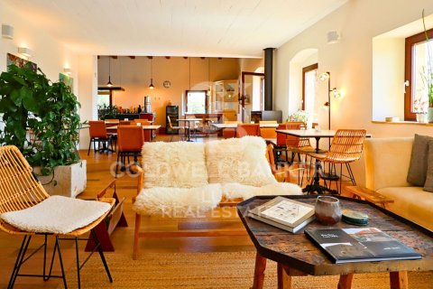 Сasa de 12 dormitorios en venta en Girona, Gerona, Cataluña, Spain № 5918 - foto 12