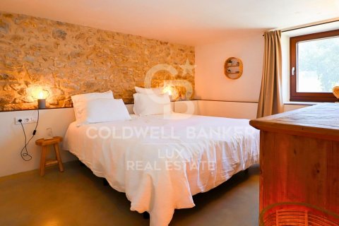 Сasa de 12 dormitorios en venta en Girona, Gerona, Cataluña, Spain № 5918 - foto 18