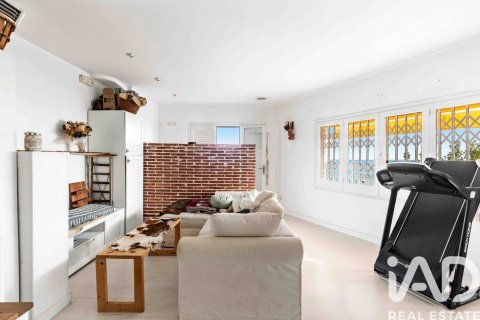 Propiedad comercial de 317 m² en venta en Sant Pol de Mar, Barcelona, Cataluña, Spain № 4693 - foto 7