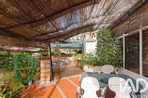 Propiedad comercial de 317 m² en venta en Sant Pol de Mar, Barcelona, Cataluña, Spain № 4693 - foto 21