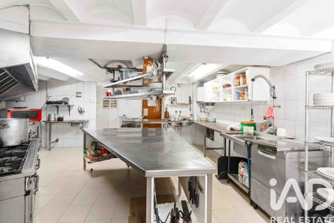 Propiedad comercial de 317 m² en venta en Sant Pol de Mar, Barcelona, Cataluña, Spain № 4693 - foto 10