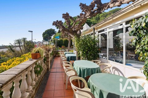 Propiedad comercial de 317 m² en venta en Sant Pol de Mar, Barcelona, Cataluña, Spain № 4693 - foto 9