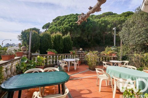 Propiedad comercial de 317 m² en venta en Sant Pol de Mar, Barcelona, Cataluña, Spain № 4693 - foto 20