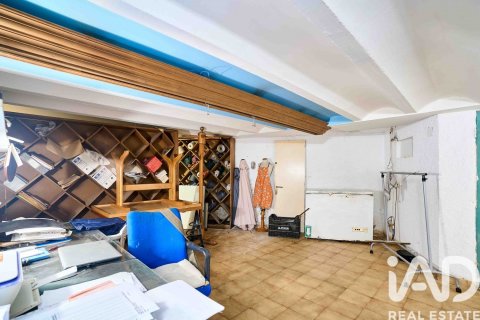 Propiedad comercial de 317 m² en venta en Sant Pol de Mar, Barcelona, Cataluña, Spain № 4693 - foto 23