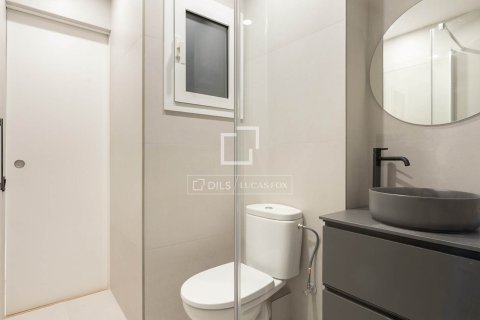 Купить квартиру в Барселона, Испания с 3 спальни, 63м², № 4097 - фото 29