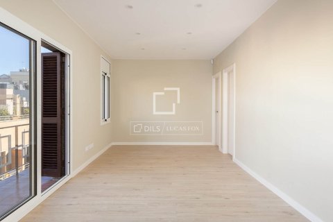 Купить квартиру в Барселона, Испания с 3 спальни, 63м², № 4097 - фото 2