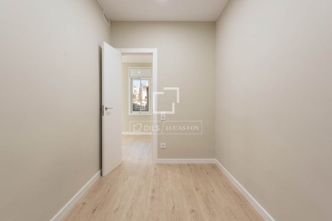 Купить квартиру в Барселона, Испания с 3 спальни, 63м², № 4097 - фото 17