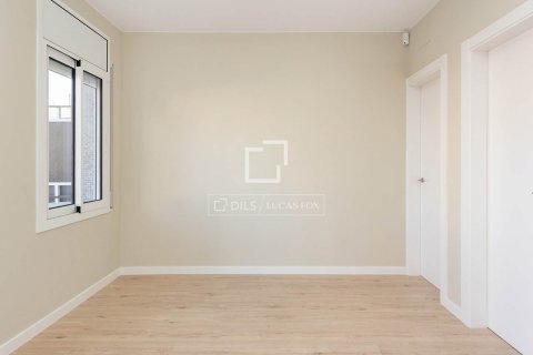 Купить квартиру в Барселона, Испания с 3 спальни, 63м², № 4097 - фото 3