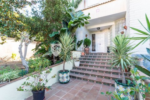Купить дом в Льорет-де-Мар, Испания с 7 спален, 259м², № 6740 - фото 3