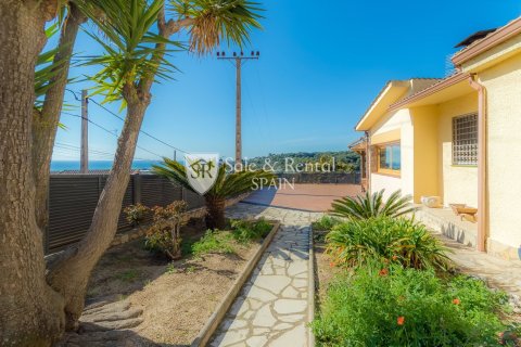 Сasa de 4 dormitorios en venta en Santa Susanna, Barcelona, Cataluña, Spain № 6745