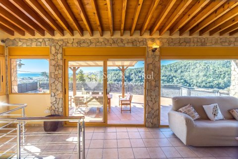 Сasa de 4 dormitorios en venta en Santa Susanna, Barcelona, Cataluña, Spain № 6745 - foto 20