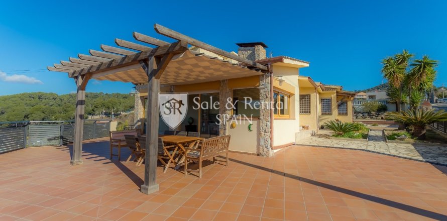 Сasa de 4 dormitorios en venta en Santa Susanna, Barcelona, Cataluña, Spain № 6746