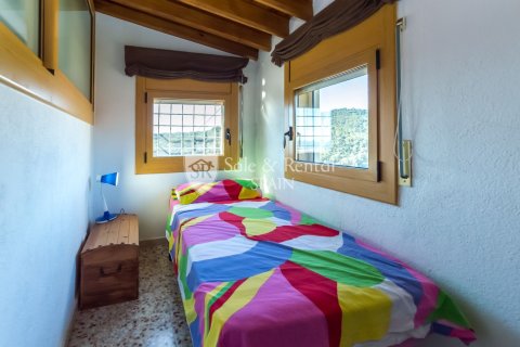 Сasa de 4 dormitorios en venta en Santa Susanna, Barcelona, Cataluña, Spain № 6746 - foto 29
