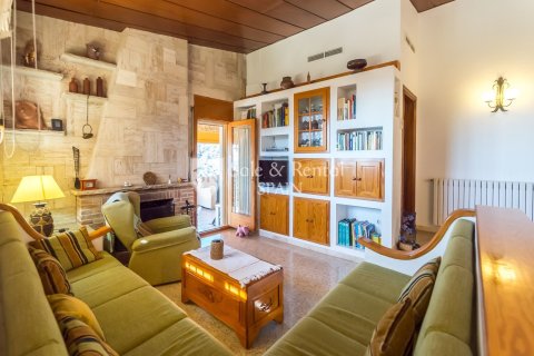 Сasa de 4 dormitorios en venta en Santa Susanna, Barcelona, Cataluña, Spain № 6746 - foto 7