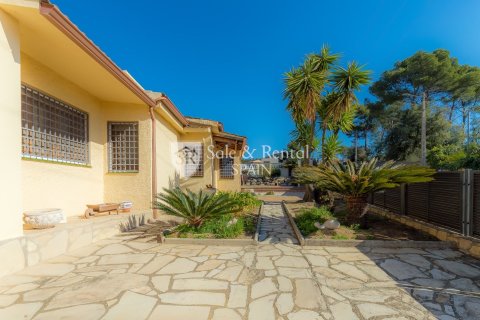 Сasa de 4 dormitorios en venta en Santa Susanna, Barcelona, Cataluña, Spain № 6746 - foto 4