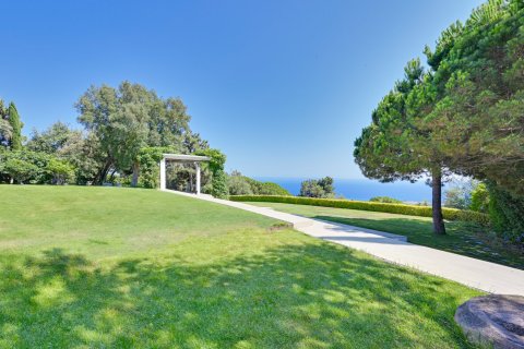 Villa de 6 dormitorios en venta en Sant Andreu de Llavaneres, Barcelona, Cataluña, Spain № 1270 - foto 2
