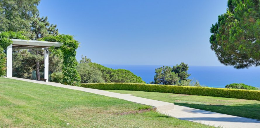 Villa de 6 dormitorios en venta en Sant Andreu de Llavaneres, Barcelona, Cataluña, Spain № 1270