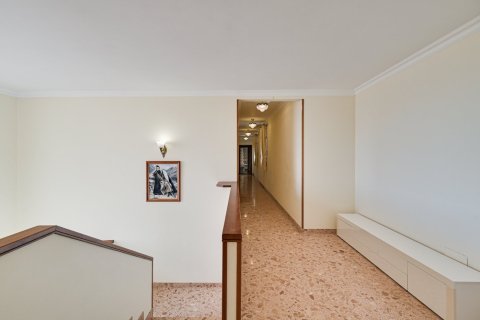 Villa de 6 dormitorios en venta en Blanes, Gerona, Cataluña, Spain № 1276 - foto 24