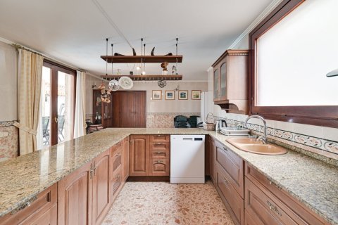 Villa de 6 dormitorios en venta en Blanes, Gerona, Cataluña, Spain № 1276 - foto 15