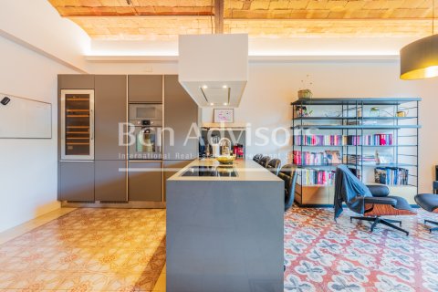 Apartamento de 3 dormitorios en venta en Barcelona, Cataluña, Spain № 2899 - foto 7