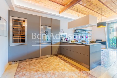 Apartamento de 3 dormitorios en venta en Barcelona, Cataluña, Spain № 2899 - foto 11