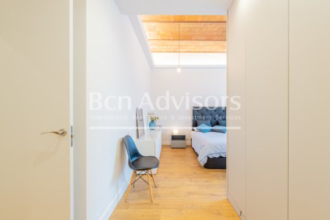 Apartamento de 3 dormitorios en venta en Barcelona, Cataluña, Spain № 2899 - foto 21