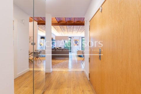 Apartamento de 3 dormitorios en venta en Barcelona, Cataluña, Spain № 2899 - foto 12